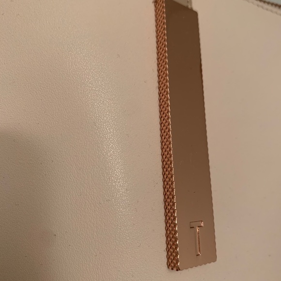 Striking colorblock pink & rose gold Ted Baker bag - Picture 5 of 9